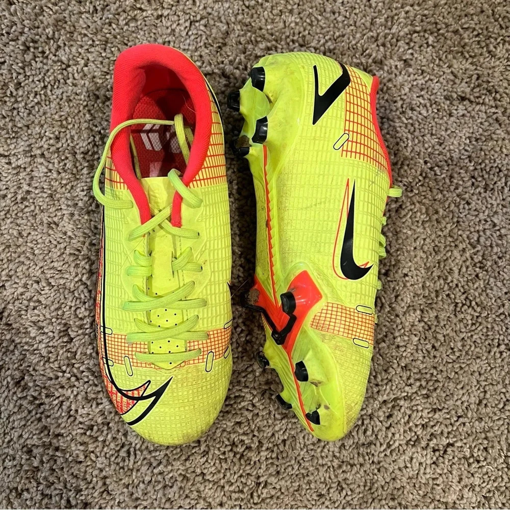 Nike Jr. Mercurial Vapor 14 Academy FG/MG, Size 3.5Y